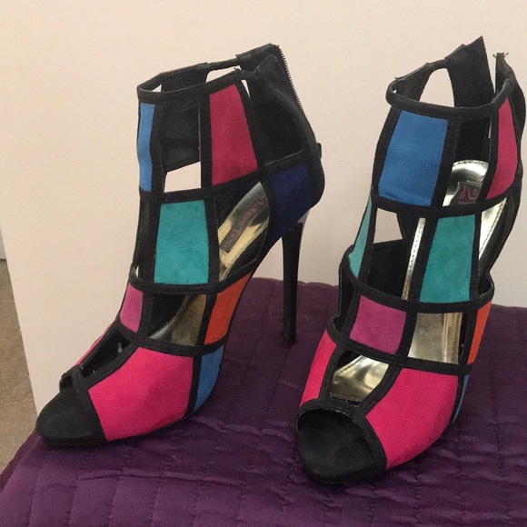Abstract heels - Picture 1 of 3